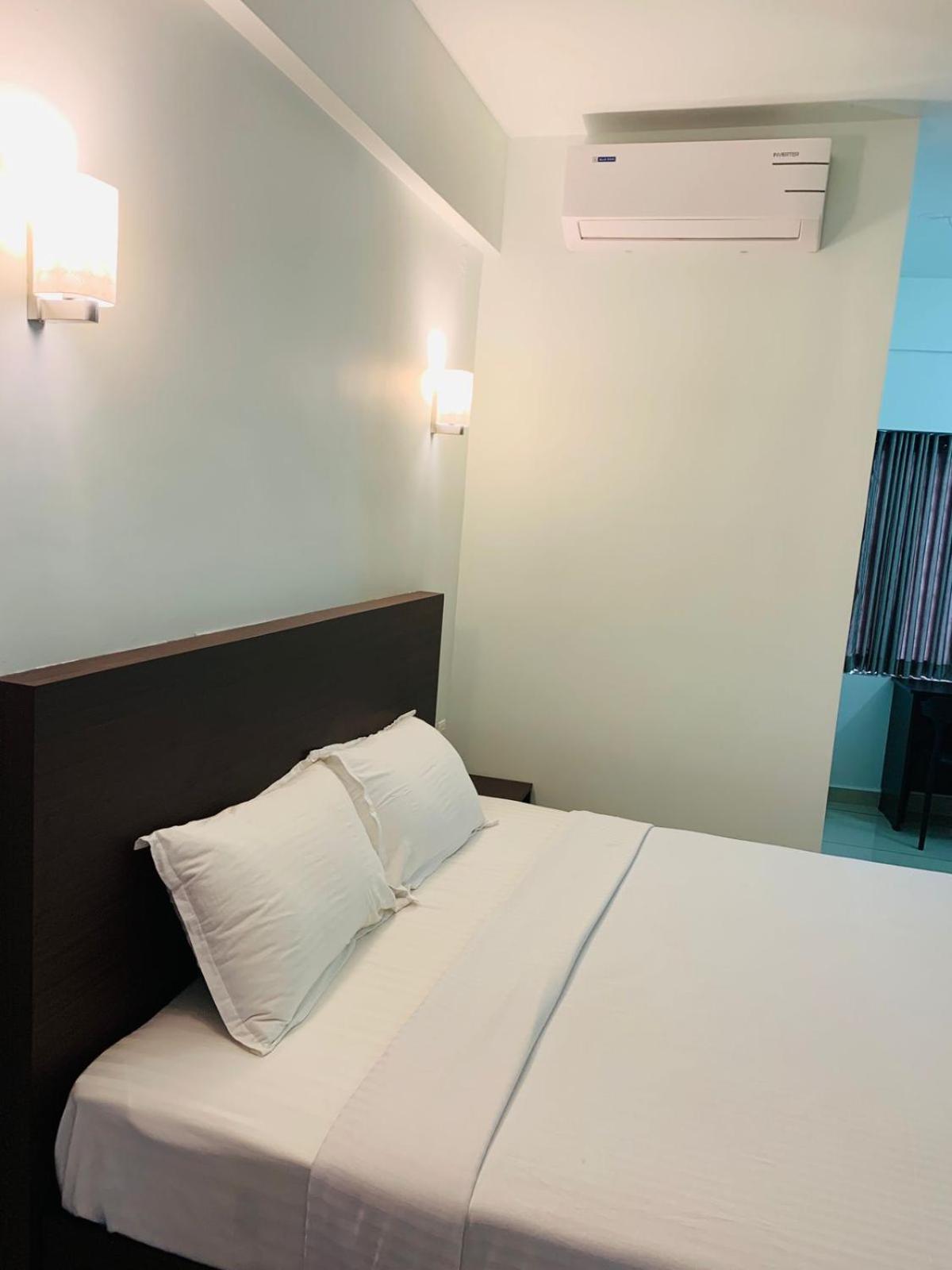 Apsara Residency Hotel Perintalmanna Exterior photo