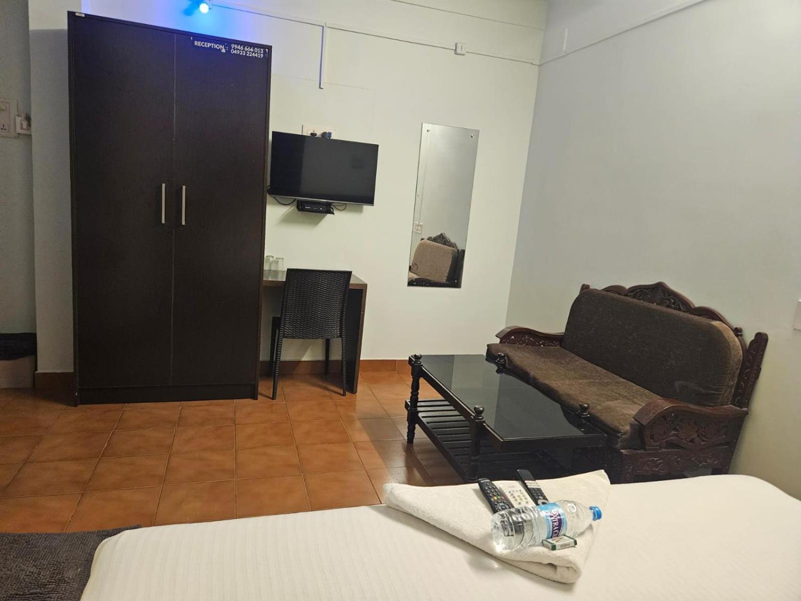 Apsara Residency Hotel Perintalmanna Exterior photo