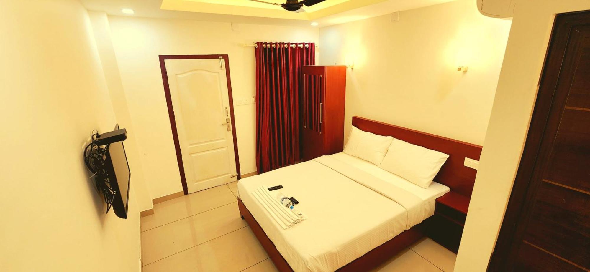 Apsara Residency Hotel Perintalmanna Exterior photo