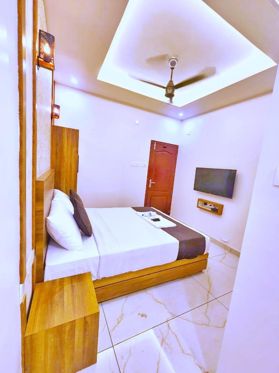 Apsara Residency Hotel Perintalmanna Exterior photo